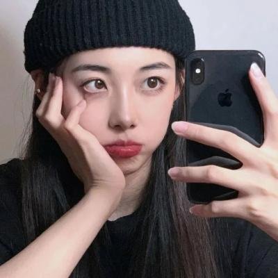 吉普车中的四人